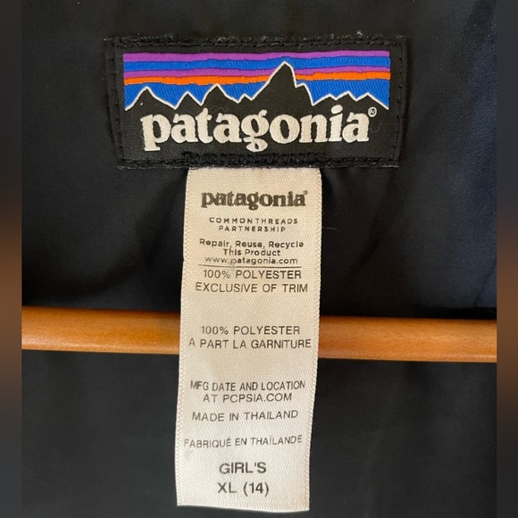 Patagonia Pelage Faux Fur Jacket Girls XL 14 Black Warm Cozy Coat - Picture 7 of 9